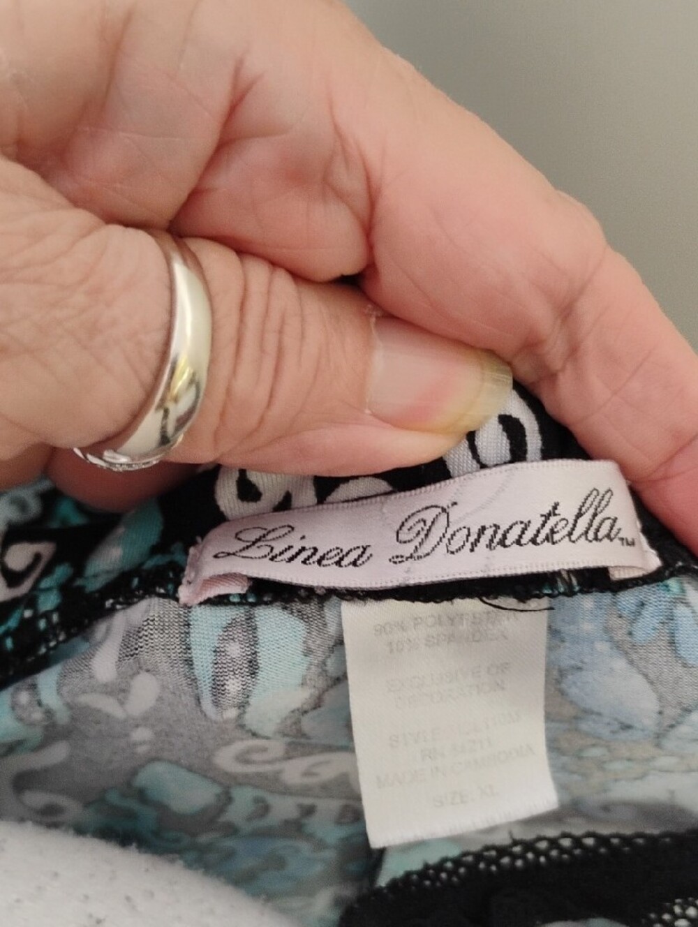 Linea Donatella Nightgown And Robe - Picture 8 of 8